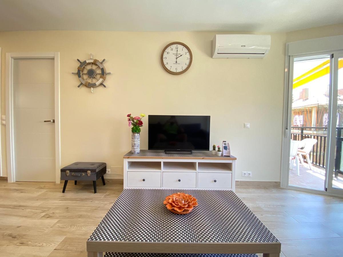 Modern 1 Bedroom Seaside Apartment With Pool Fuengirola Eksteriør billede