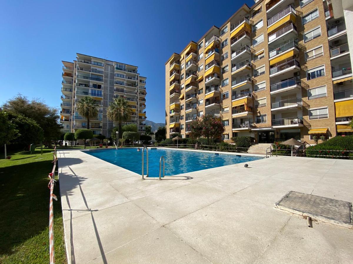 Modern 1 Bedroom Seaside Apartment With Pool Fuengirola Eksteriør billede